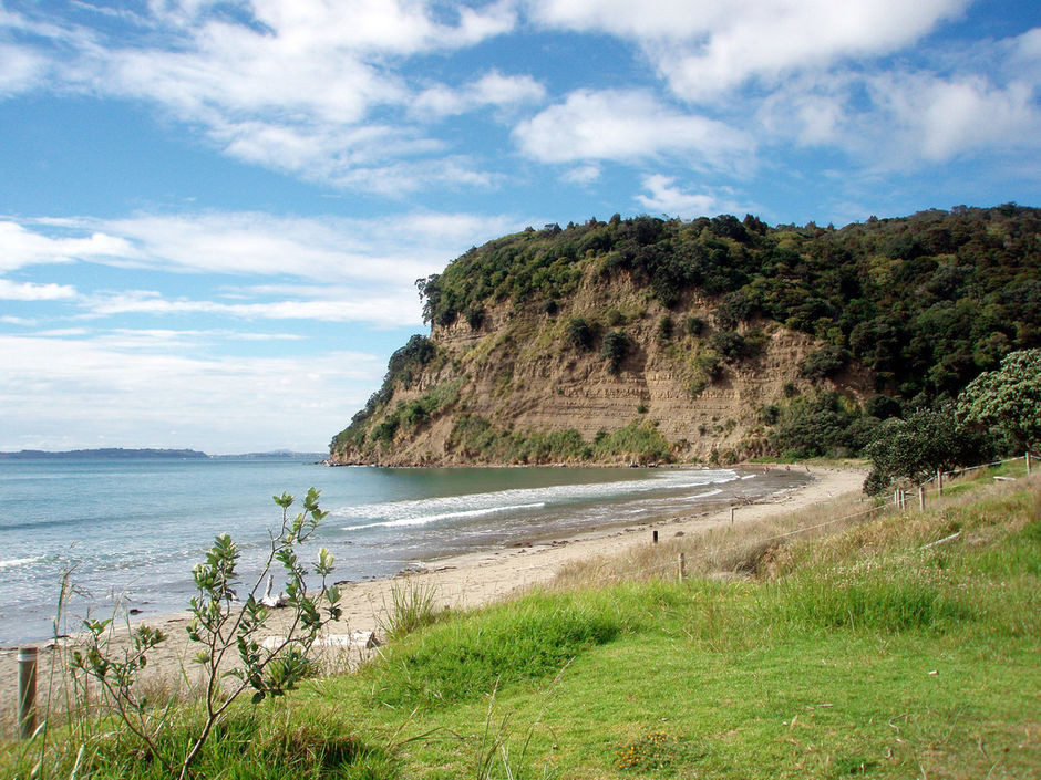 Only 30 minutes’ drive from Auckland CBD, Wenderholm Regional Park is known for its long, tranquil beaches and shady pohutukawa trees.