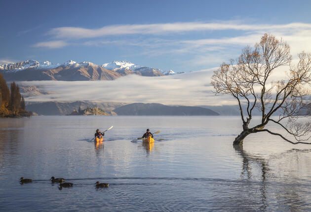 From March until May, exotic trees turn autumnal shades of gold and warm sunny days give way to cooler evenings. Find out what it's like to travel New Zealand in autumn. 