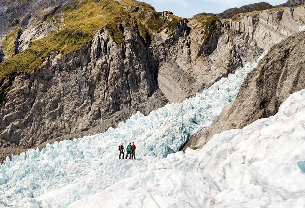 热情好客的弗朗兹·约瑟夫镇与冰川同名。游览壮观的世界遗产地区时，可留宿此地。
