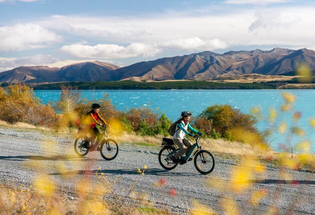 Stunning scenery and varied local attractions will compete for your attention as you explore New Zealand's diverse cycle trails and mountain biking tracks. Find out about the great rides of New Zealand.