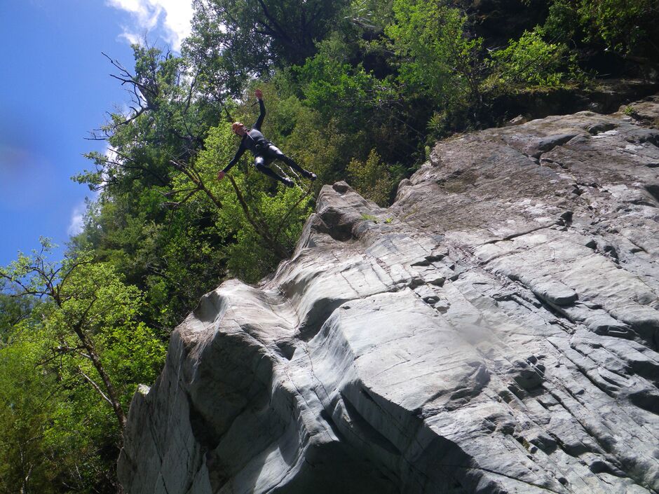 Big canyoning jump