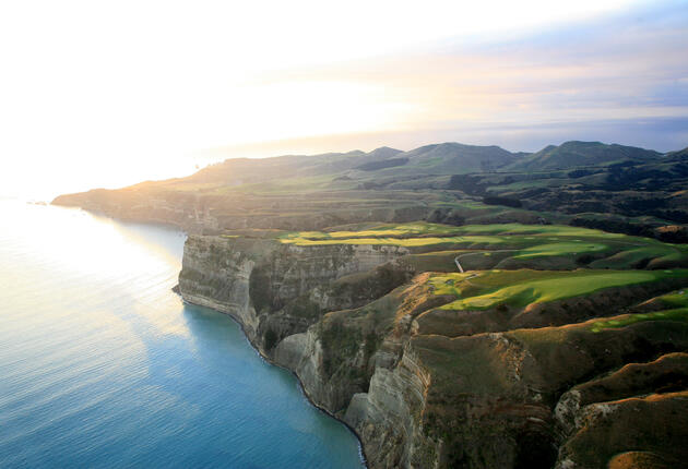 Steeped in history and surrounded by breathtaking scenery, New Zealand’s 12 world-class Marquee Courses are on every avid golfer’s bucket list. Find out more. 