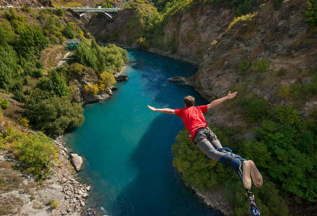 Bungy jumping