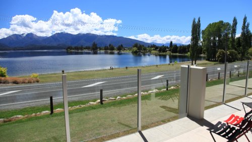 Marakura Deluxe Lakeview Motels Accommodation Fiordland  New Zealand