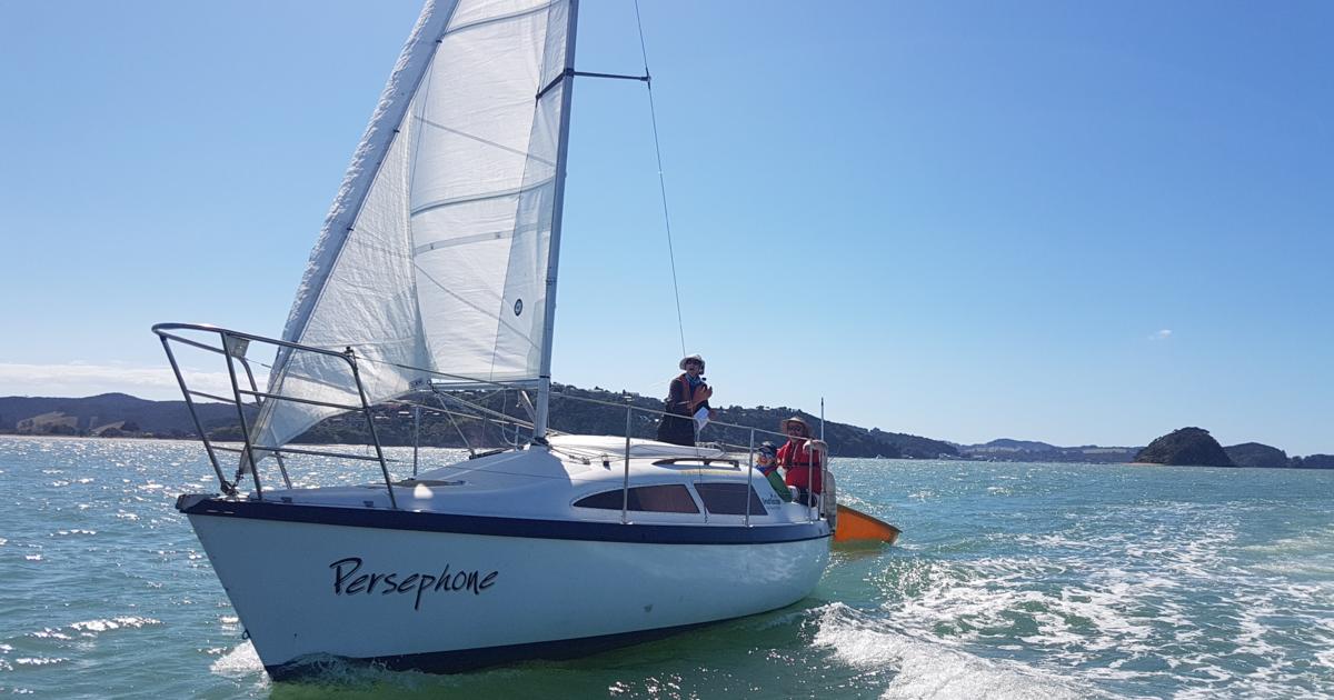 bareboat yacht charter new zealand