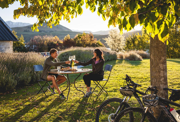 New Zealand's food, wine and beer attracts people from all over the world, and with good reason. Check out our Top 10 must-do food and drink activities to help plan your trip.