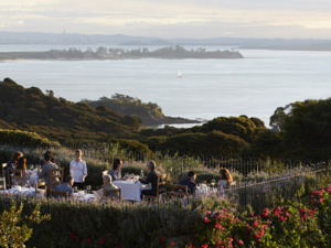 Abendessen in der Mudbrick Winery auf Waiheke Island, Auckland