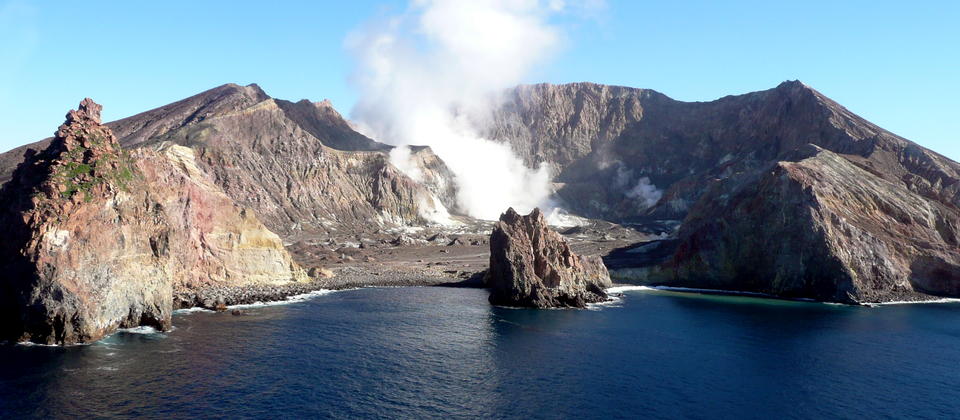 White island. White Island / Whakaari. Two Island White.