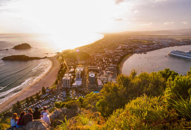 Experience every kind of seaside scenery on the epic Pacific Coast Highway, from Auckland to Napier.