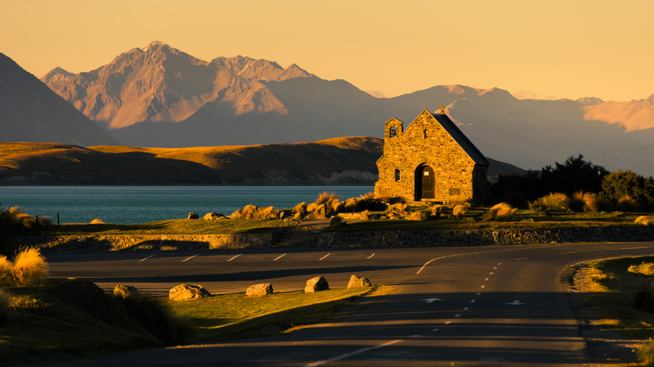 The Church of the Good Shepherd at Lake Tekapo is an iconic site.