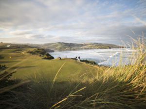 Chisholm Links Golf Club is an 18-hole Championship links style course with amazing scenery over the Pacific Ocean and the local region.