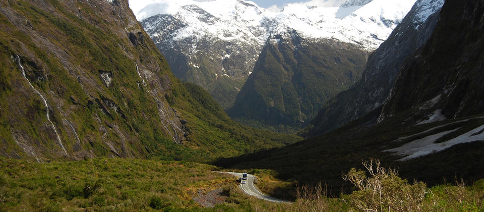 milford road new zealand