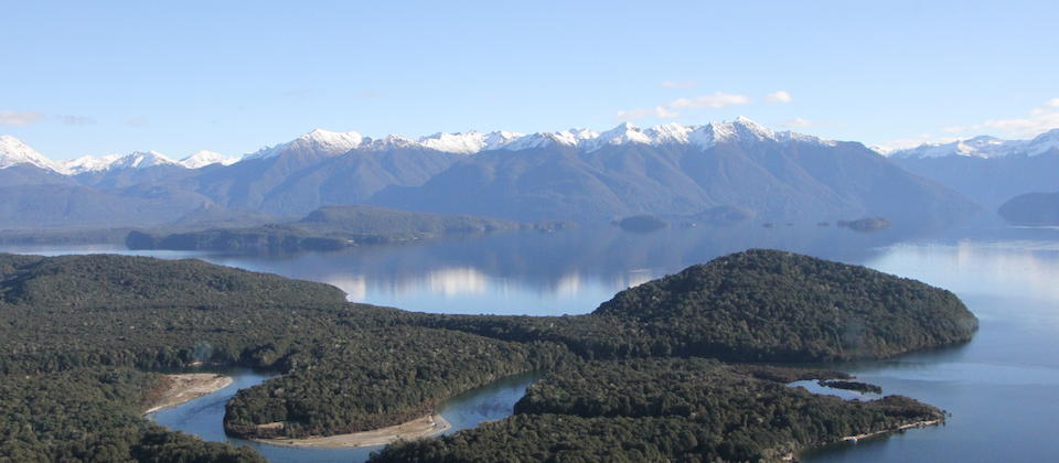 Things see and Manapouri  New Zealand