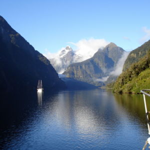 https://www.newzealand.com/assets/Tourism-NZ/Fiordland/img-1536238731-3929-18760-1656AC04-C996-D914-30C449E0CA7DE6E3__aWxvdmVrZWxseQo_CropResizeWzMwMCwzMDAsODAsImpwZyJd.jpg