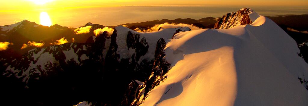 See the Ata Whenua film, a 32 minute production showcasing the landscapes for which Fiordland is famous.