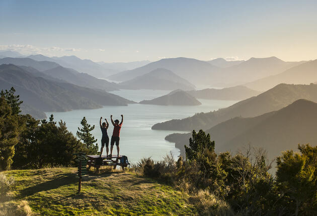 Marlborough, eine zerklüftete Region an der Spitze der Südinsel, ist wie dazu geschaffen, tiefe Ruhe und Entspannung an der frischen Luft zu genießen.