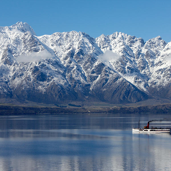 Vintage steamship cruise on Lake Wakatipu in Queenstown