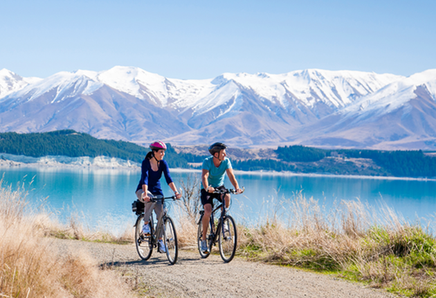 Stunning scenery and varied local attractions will compete for your attention as you explore New Zealand's diverse cycle trails and mountain biking tracks. Find out about the great rides of New Zealand.