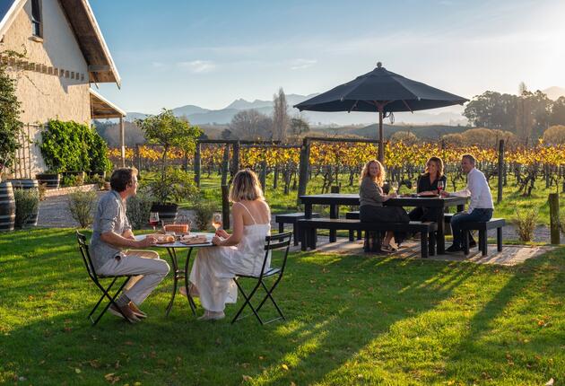 The gourmet dining, award-winning vineyards and charming local delicacies in New Zealand create luxury food journeys that leave the taste buds singing.