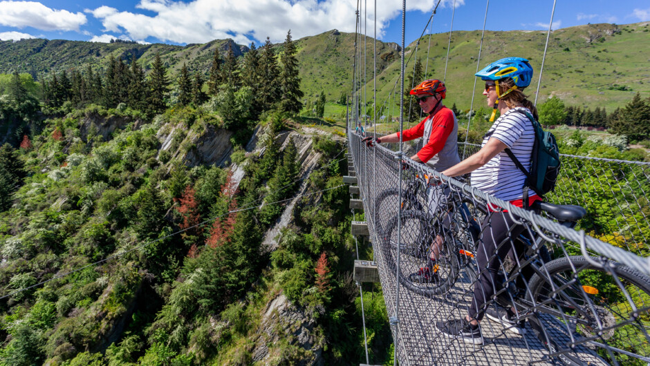 Discovering the river gorges on the trail to Arrowtown