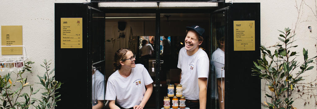 Erdnussbutter in einer kulinarischen „Gasse“