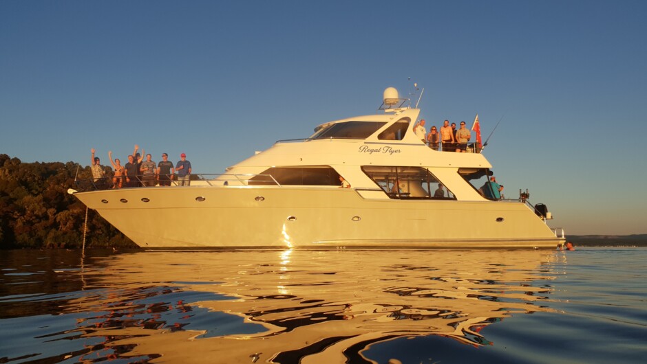 Regal Flyer, the most luxurious charter yacht on Lake Taupō.
Specialising in private charters for between 2-75 passengers.