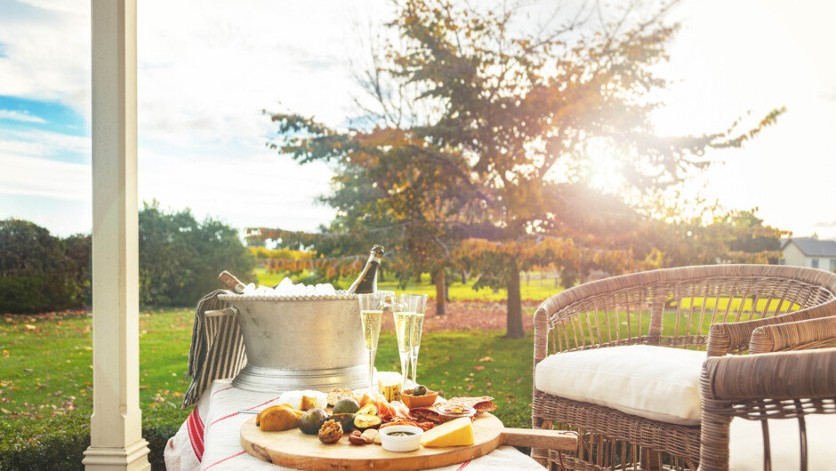 Marlborough Methodè served with gourmet platter at sunset