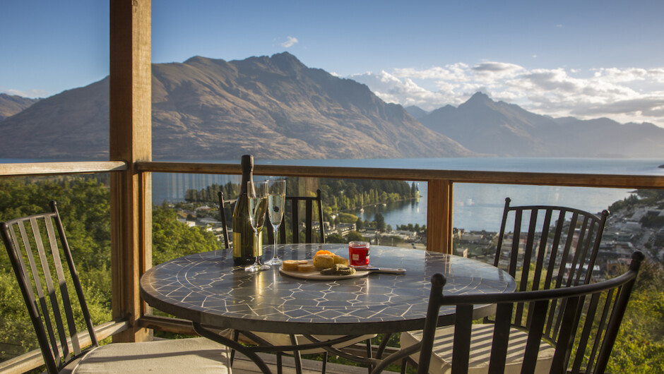 Views of Lake Wakatipu from Queenstown Heights