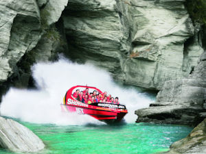 Queenstown, Jet boating in New Zealand | Things to see and 