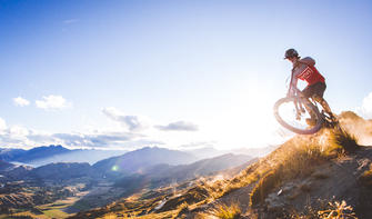 Featuring a wide selection of tracks, including Rude Rock, Coronet Peak is fast becoming a hub of mountain biking in Queenstown.