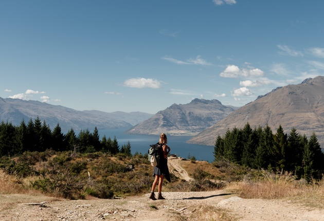 In the heart of town, and a favourite with locals, the Queenstown Hill Time Walk offers spectacular views of Queenstown and the area around Lake Wakatipu.