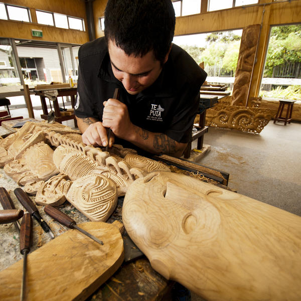 At Te Puia in Rotorua, you can watch Māori carvers at work. Their skills are passed from one generation to the next.