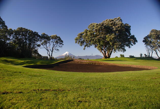 Discover Wellington’s capital sights and indulge in Wairarapa’s fine wine on your golfing holiday in the Lower North Island.