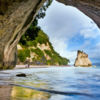 沐浴在科罗曼德（Coromandel）教堂湾（Cathedral Cove）小小天堂的阳光下