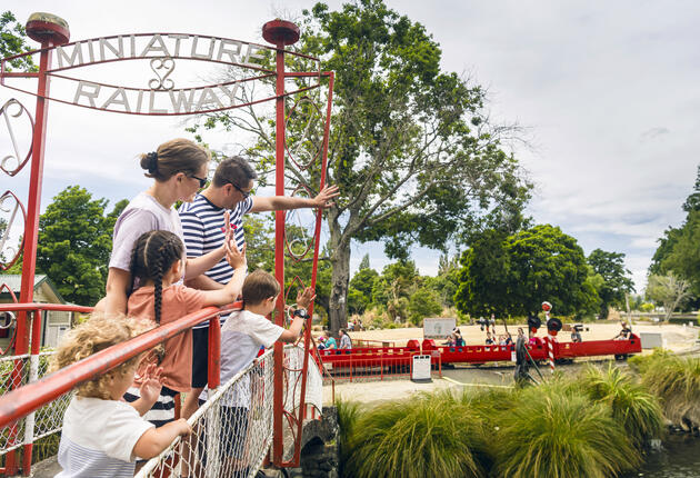 In Masterton every March, sheep shearing is hailed as an art form. This town is the main shopping and service centre for the rural Wairarapa region.