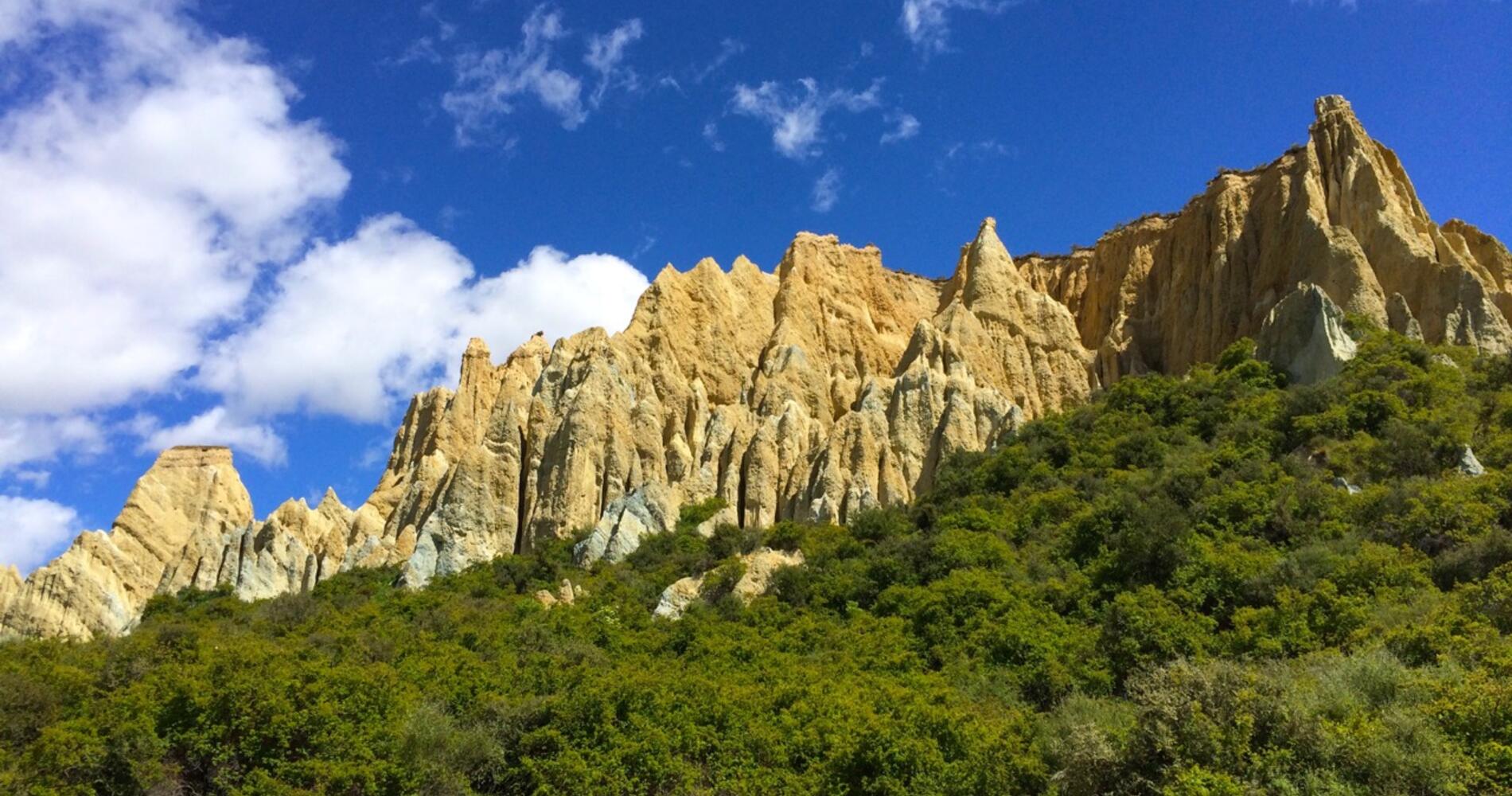 Omarama Clay Cliffs | Waitaki, New Zealand