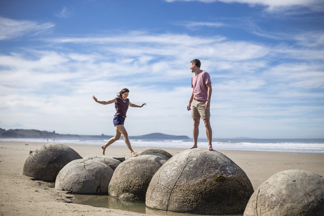 Moeraki Boulders - Things to see and do - Waitaki | New Zealand