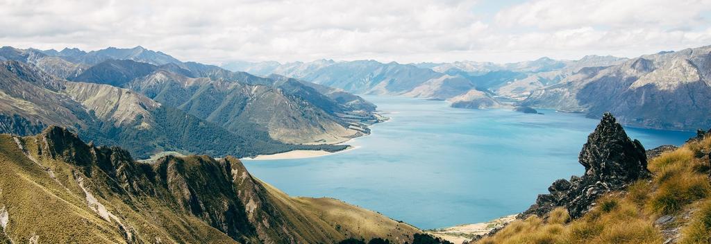 Lake Hawea, Isthmus-Peak