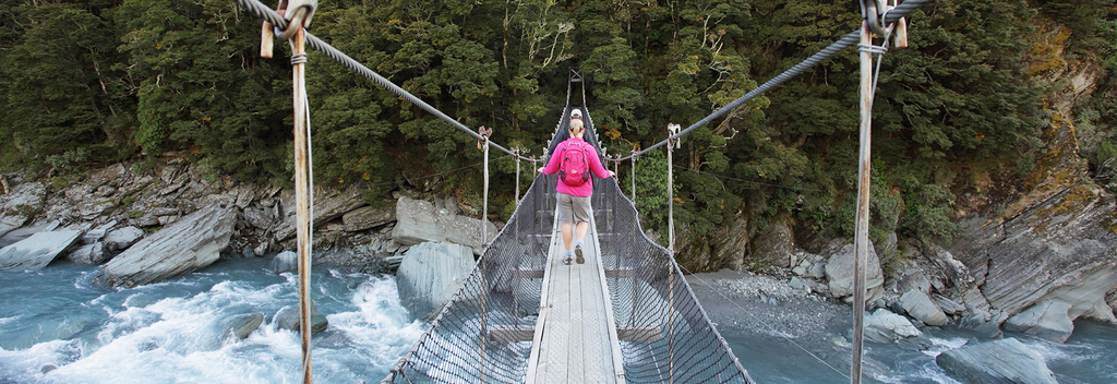 A swing bridge on the Rob Roy Glacier Track.