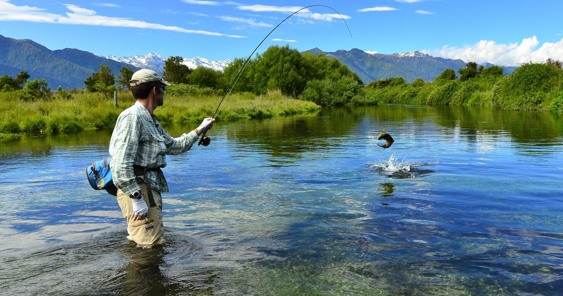 Fly fishing for backpackers =: Backpacking for fly fishermen