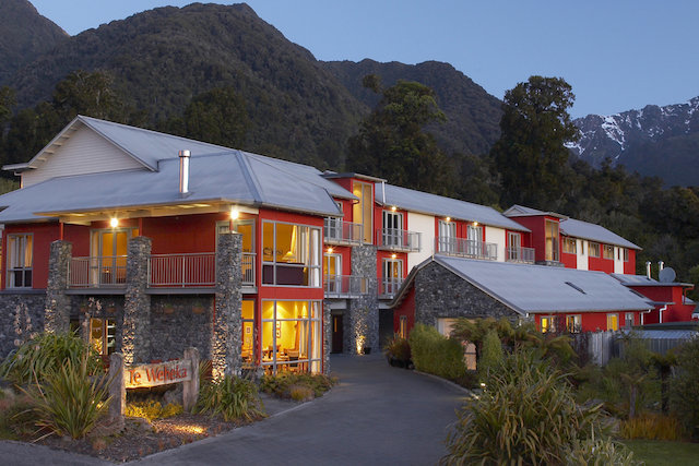 New Zealand Accommodation Hotels Hostels Luxury Lodges - 