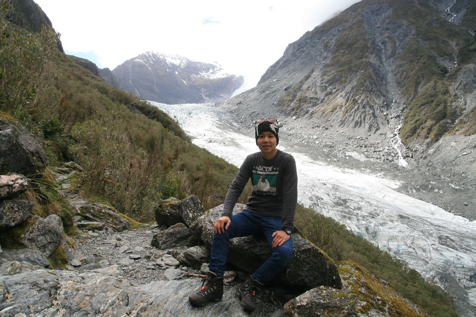 Tucked into the forested foothills of the Southern Alps, the cosy township of Fox Glacier is geared up for glacier walks, hikes and flights.