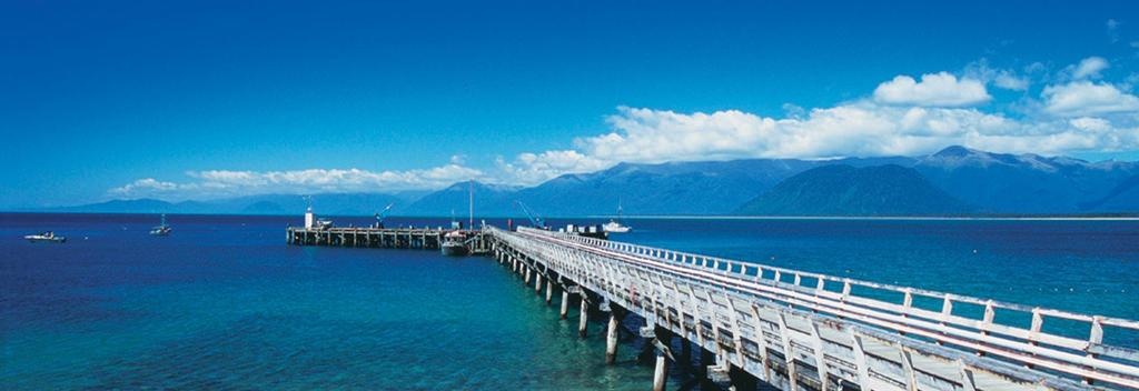 探索杰克逊湾（Jackson Bay）安静祥和的渔村。