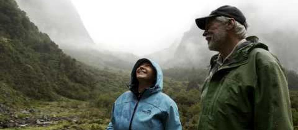 milford track walk new zealand