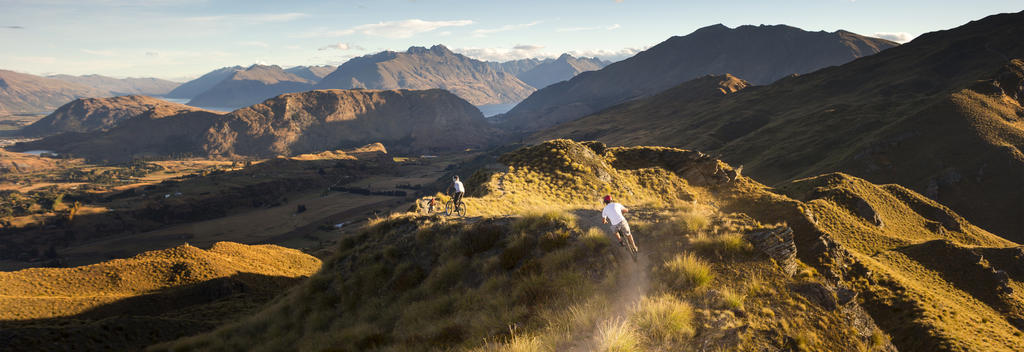 New Zealand is a mountain bike paradise with epic back country trails, mountainous terrain, and breathtaking vistas.