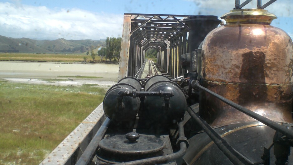 Wa165 crossing the Waipaoa River Bridge (the longest rail bridge in the North Island).