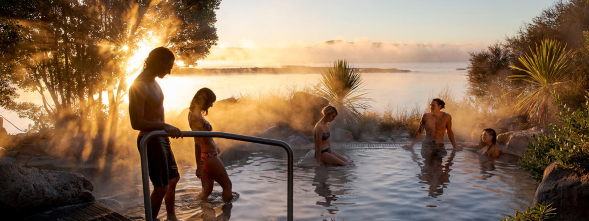 hot-water-beach-evening.png