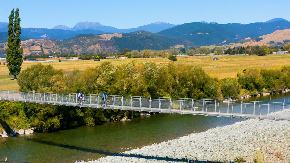 Waimea Swing Bridge on the Great Taste Trail.