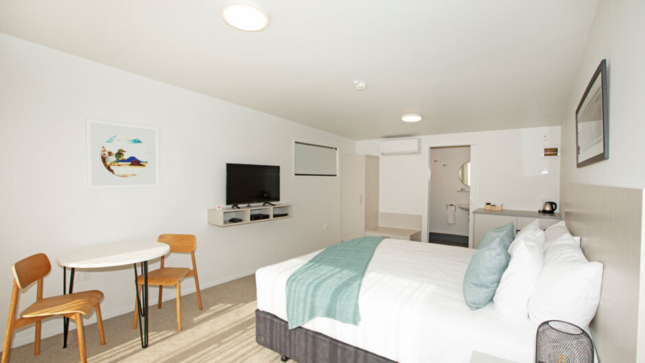 Our Corporate Suites are modern and spacious, plus with just a short walk to Whakatane Town center, The Com Plex Motels corporate suites are perfect for business travellers.