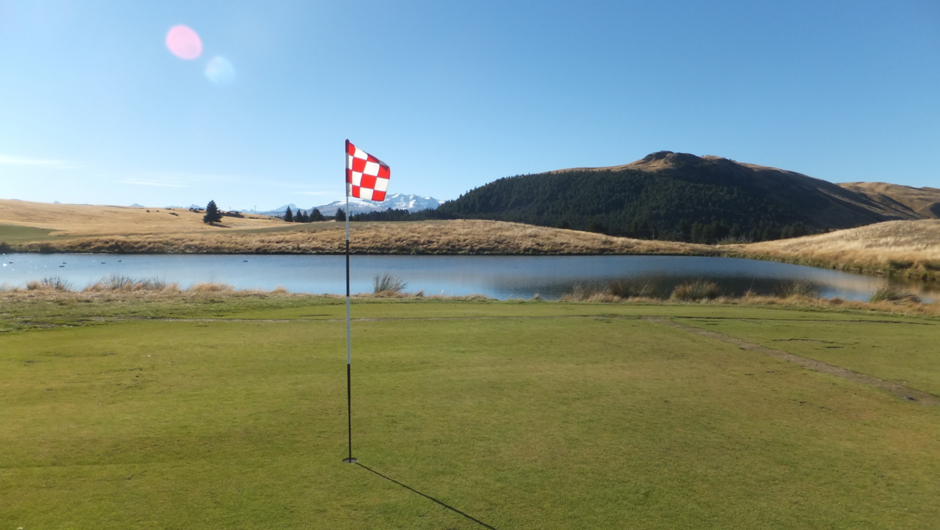 Play one of the world's most beautiful golf courses at The Cairns Alpine Resort, Lake Tekapo.